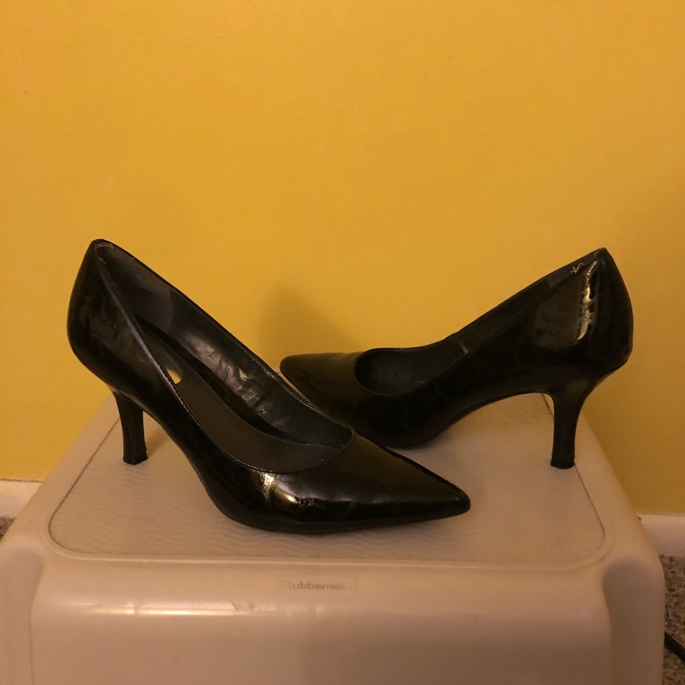 Shoes - Picture 3 of 4